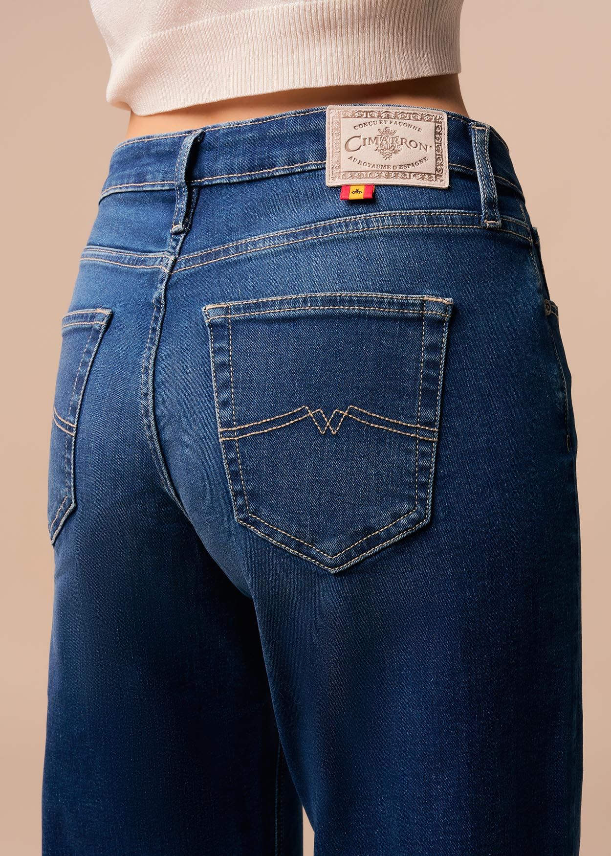 CELIA KYRA - Jeans Taille Basse | Extra Évasé | Taille en pouces Cimarron