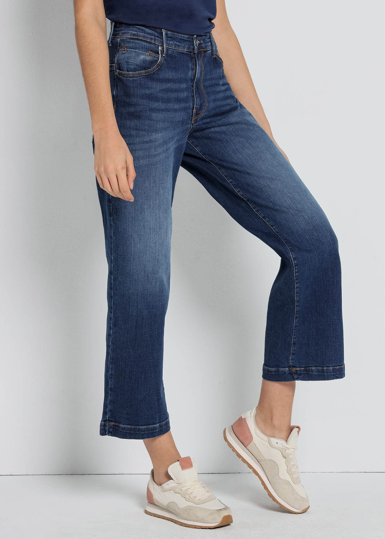 Jeans Aurore-Ariane | Taille naturelle - Coupe large-droit-court | Taille en pouces Cimarron