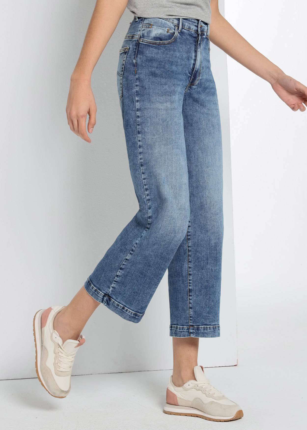 Jeans Aurore-Ariane | Taille naturelle - Coupe large-droit-court | Taille en pouces Cimarron