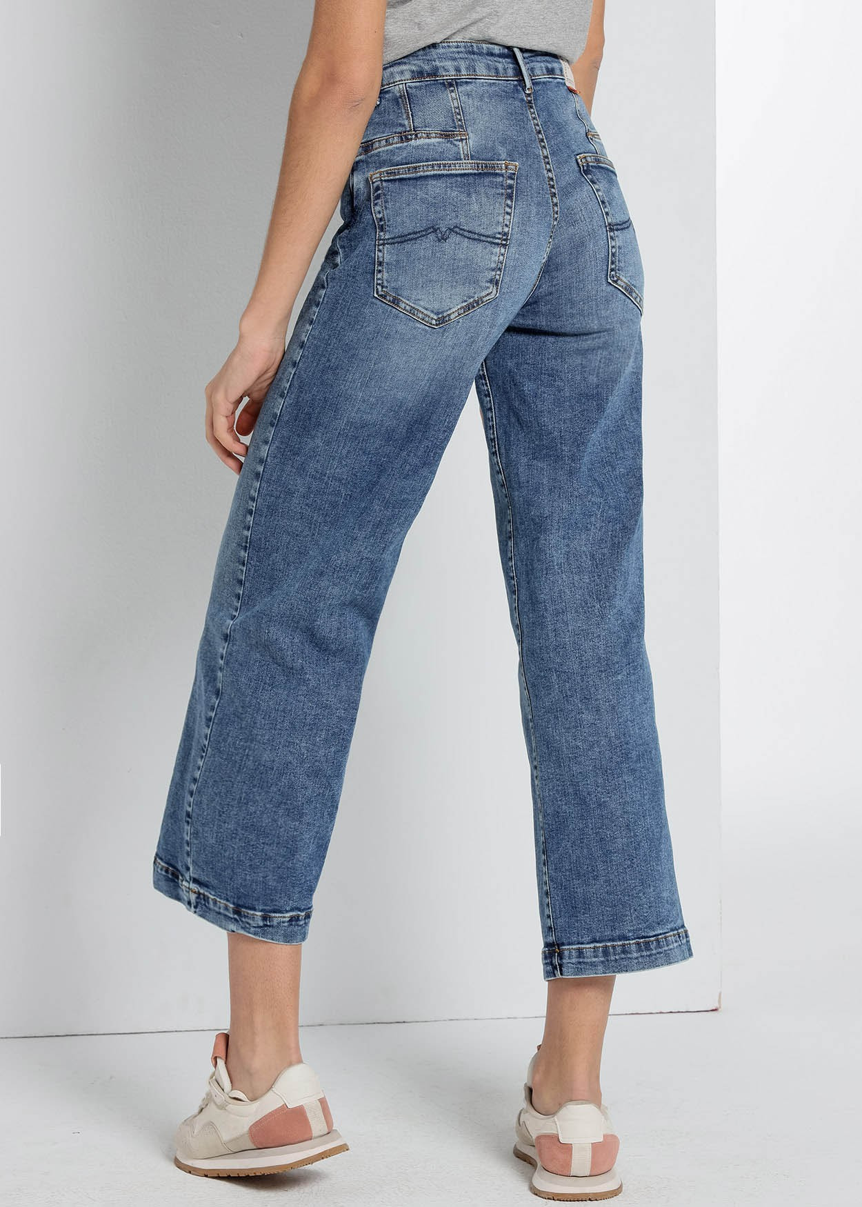 Jeans Aurore-Ariane | Taille naturelle - Coupe large-droit-court | Taille en pouces Cimarron